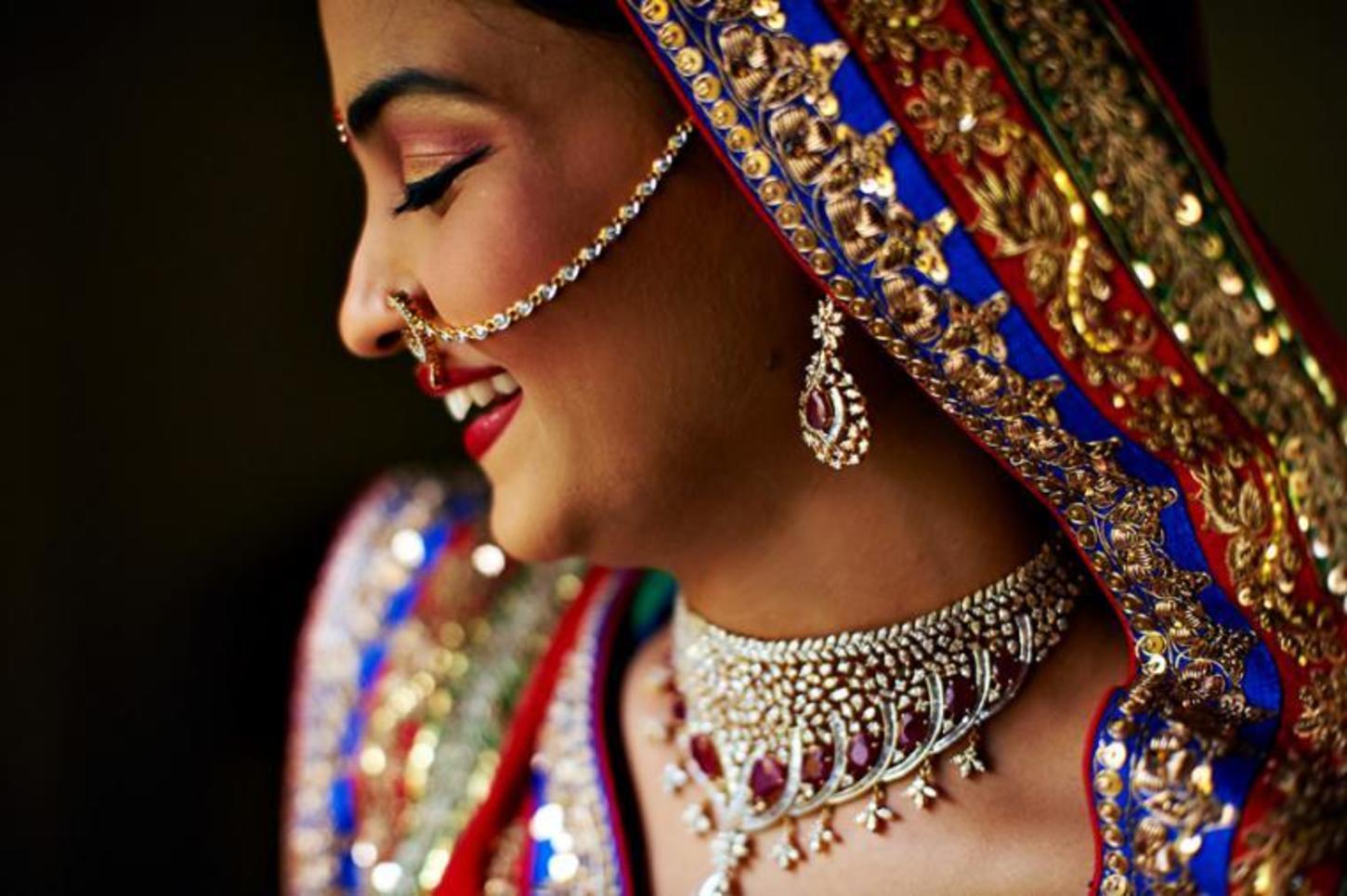 Индийская клубная. Красивые индианки. Индийские девушки. Индийские украшения. Красивые индийские девушки.