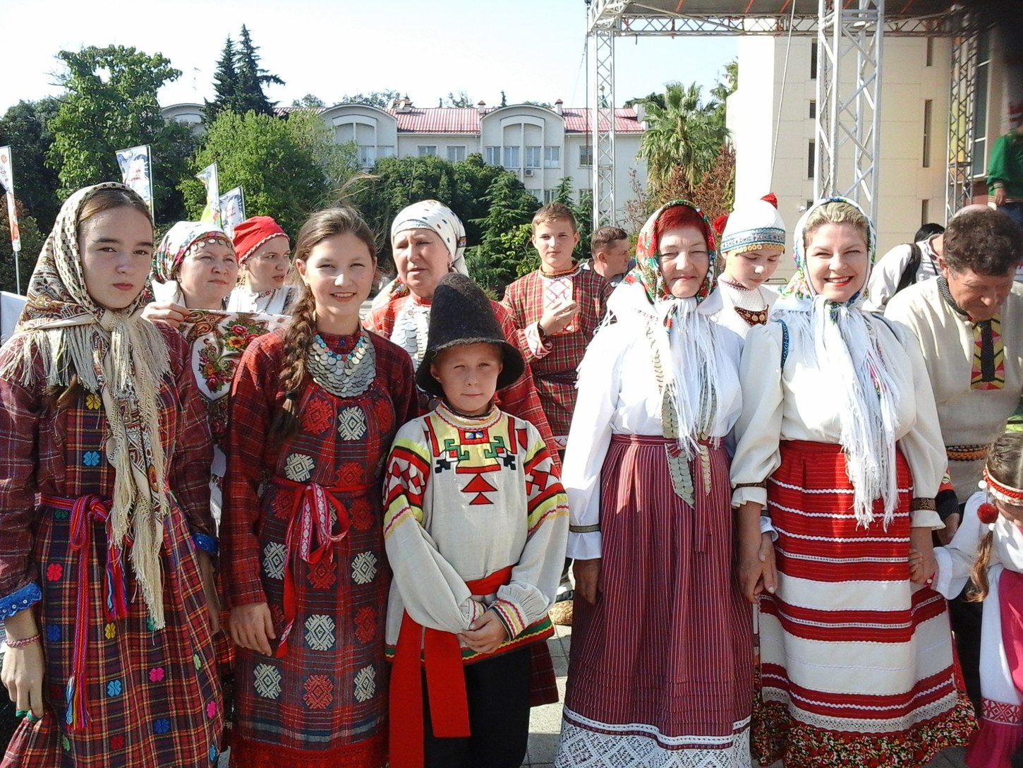 Проживание двух народов финно угорской языковой группы