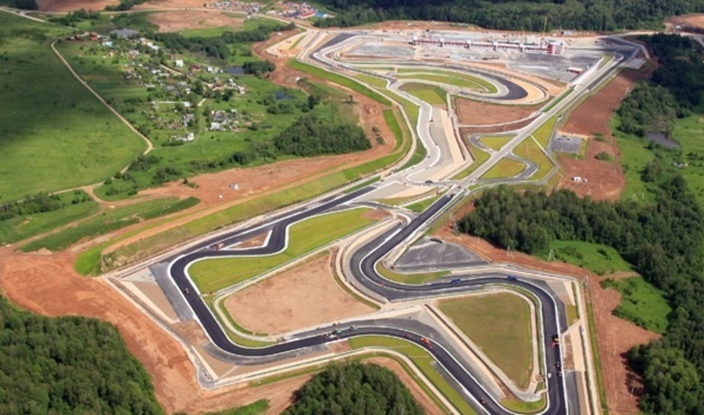 Автодром зеленый. Гоночная трасса Moscow Raceway. Гоночная трасса Волоколамск. Московский автодром Moscow Raceway. Трасса Москоу Рейсвей.