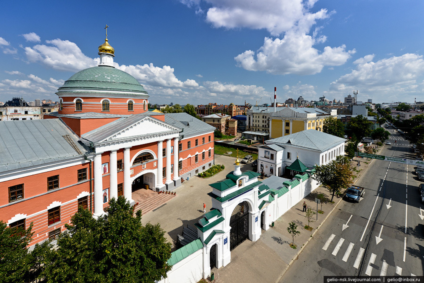 Большая казанская. Богородицкий монастырь Казань. Собор Богородицкого монастыря в Казани. Казанского Богородицкого женского монастыря. Казанский собор Казанского Богородицкого монастыря.